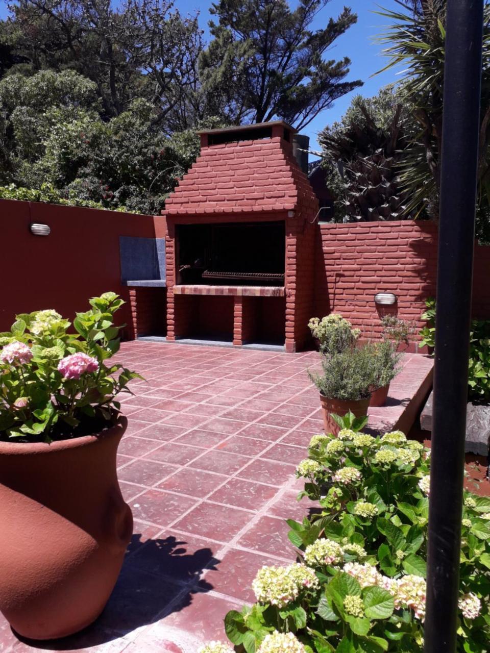 Posada De La Villa Villa Gesell Eksteriør bilde